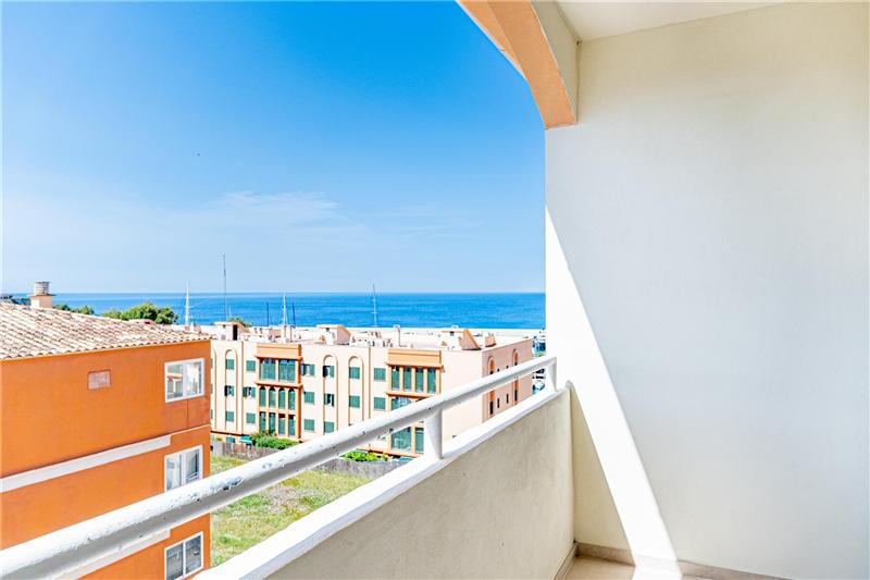 Apartment with terrace and sea views in Puerto Adriano,
