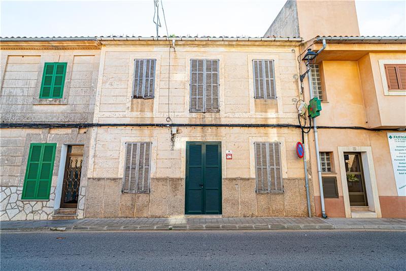 Mallorquinisches Haus mit weitläufigen Gärten