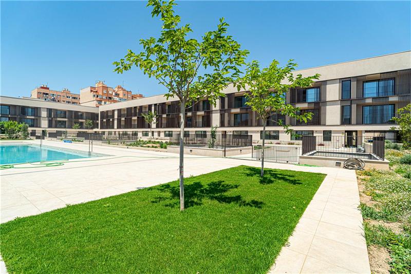 Brand-New Ground Floor Apartment with Terrace in a Residential Complex with Swimming Pool in Palma