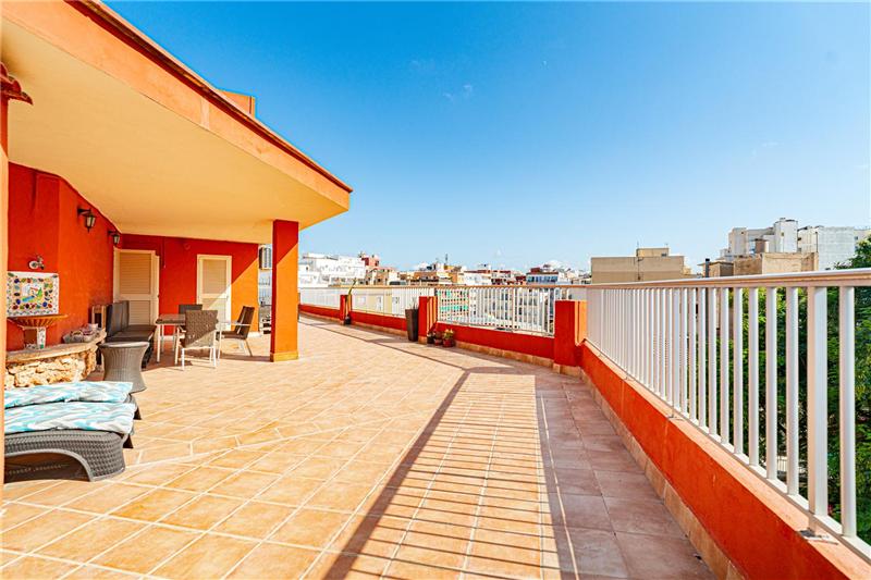 Ático con terraza de 106m2 a 50metros de la playa
